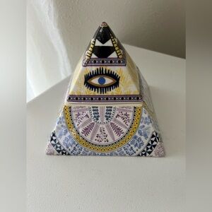 Anthropologie Mara Hoffman Ceramic Candle~ Eye Catching Pyramid~ Sandlewood Teak